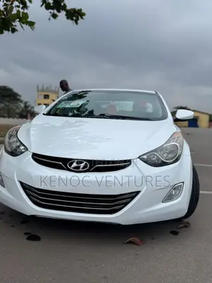 Hyundai Elantra SE Sedan FWD (1.8L 4cyl 6A) 2016 White