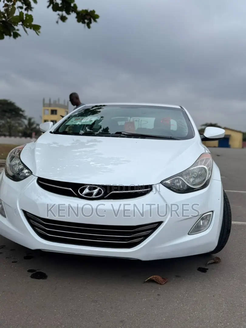 Hyundai Elantra SE Sedan FWD (1.8L 4cyl 6A) 2016 White