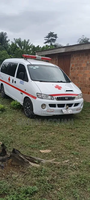 Hyundai H1 2005 White