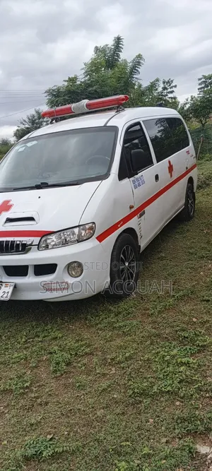 Hyundai H1 2005 White