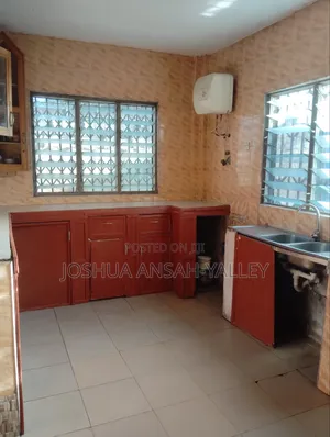 4bdrm Shared Apartment in Akosua Agyapon, Ga West Municipal for rent