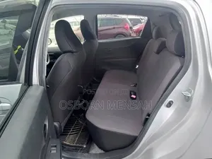 Toyota Vitz 2013 Silver