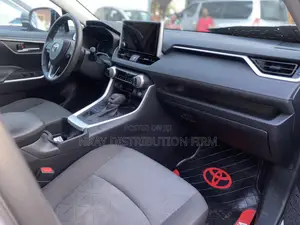 Toyota RAV4 XLE AWD 2023 Gray