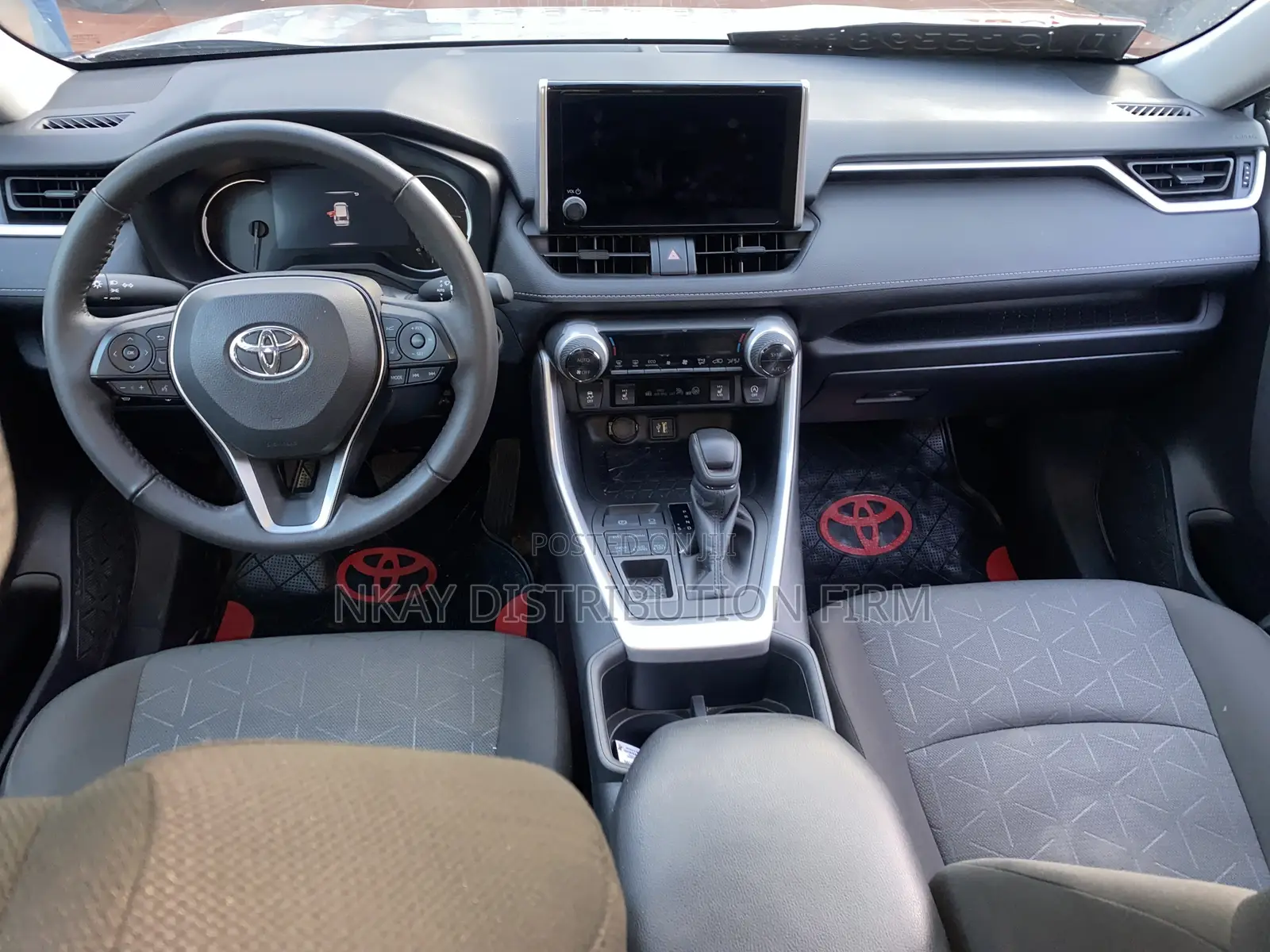 Toyota RAV4 XLE AWD 2023 Gray