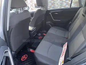 Toyota RAV4 XLE AWD 2023 Gray