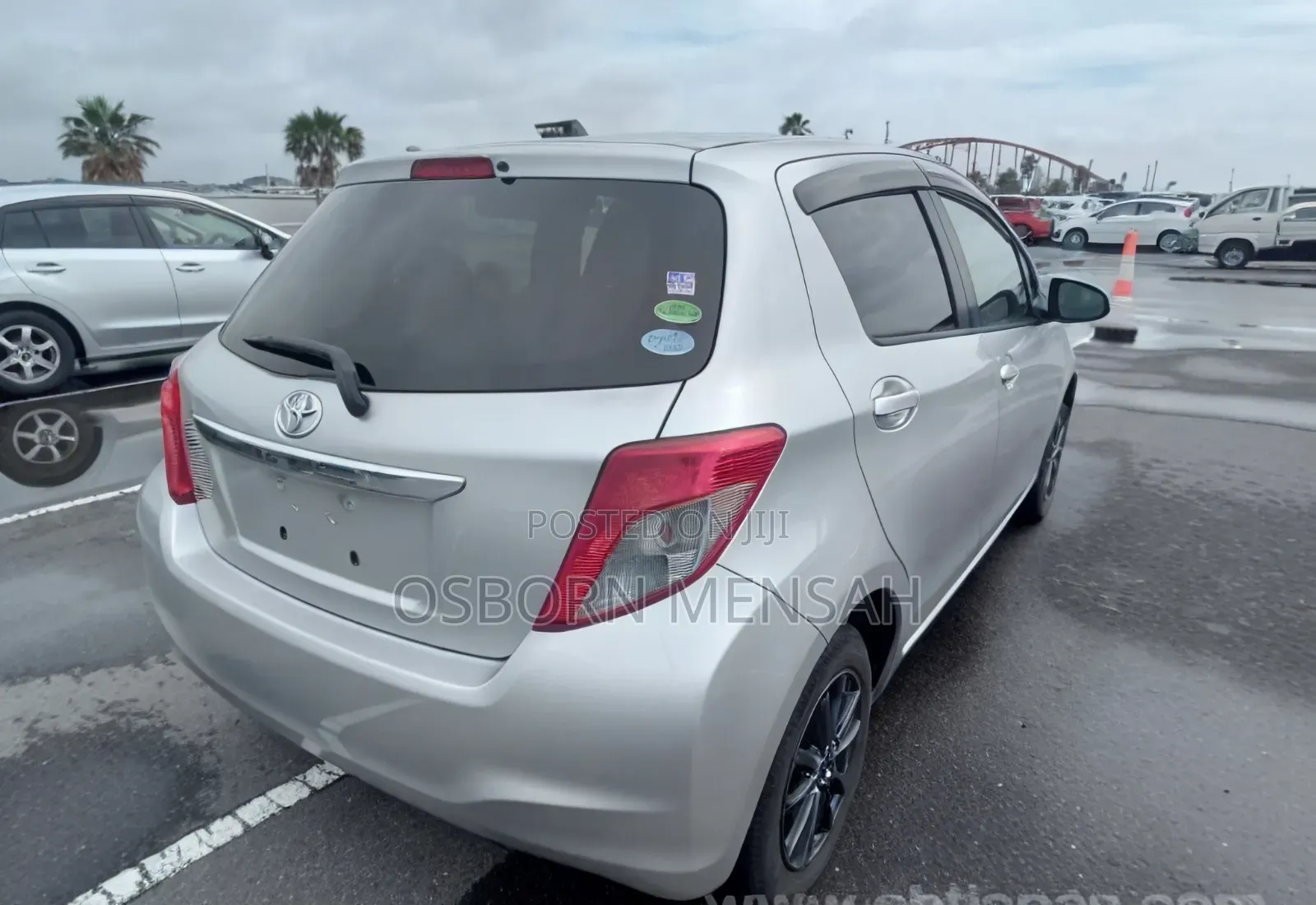 Toyota Vitz 2013 Silver