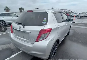 Toyota Vitz 2013 Silver