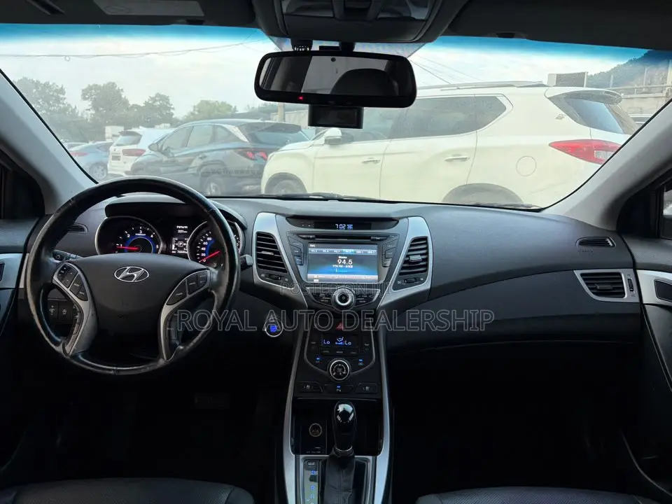 Hyundai Avante 2016 Gray