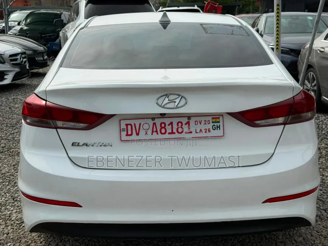 Hyundai Elantra SEL 2018 White