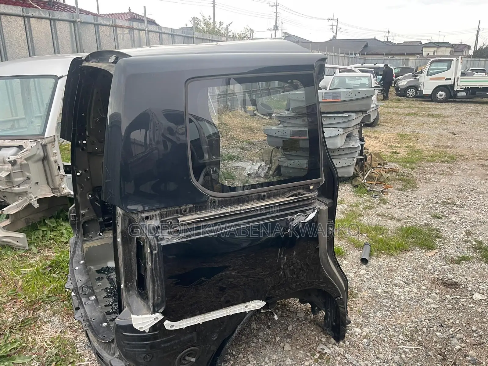Back Cut for Toyota Voxy 2010 to 2013