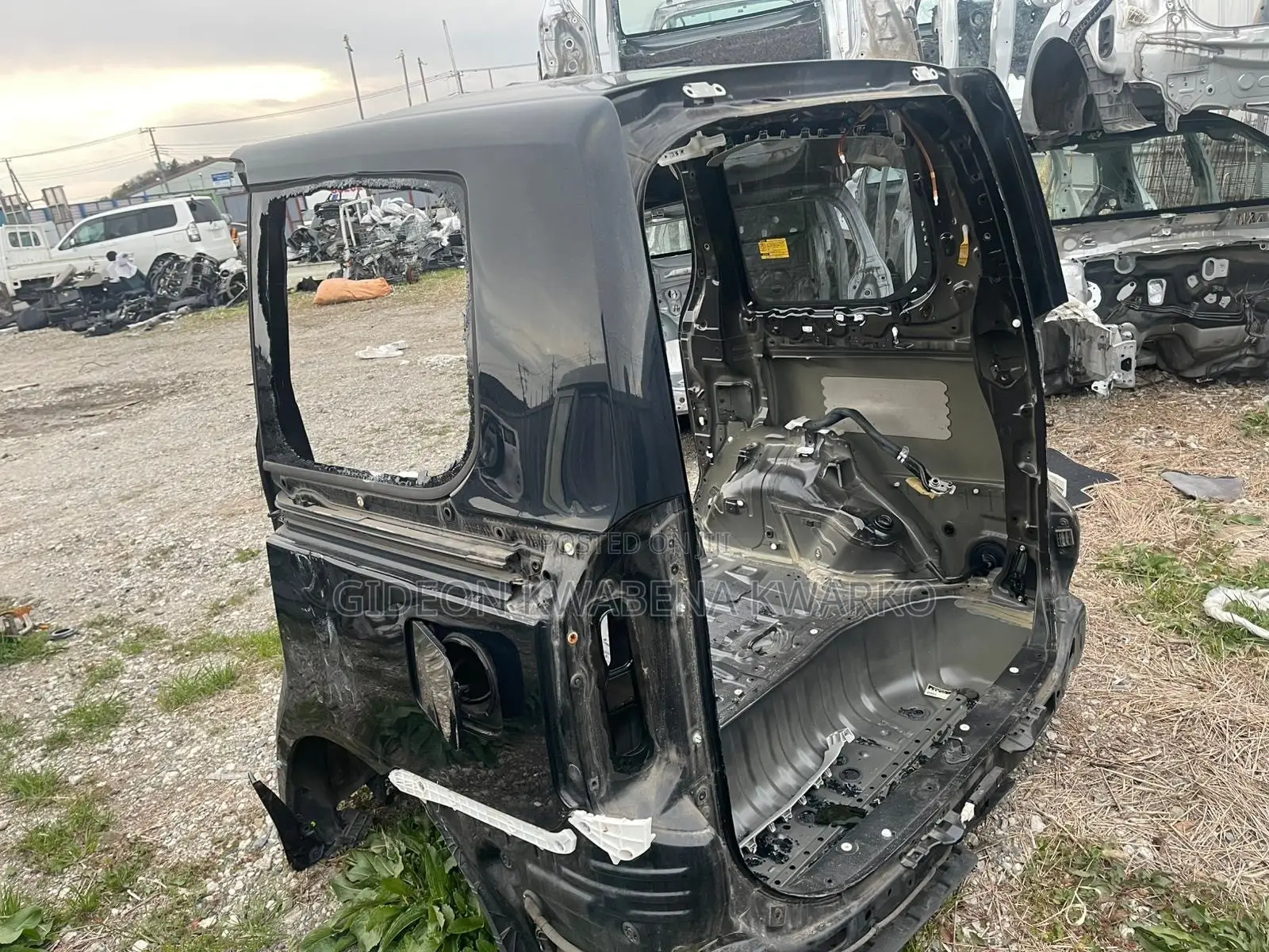 Back Cut for Toyota Voxy 2010 to 2013