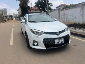 Toyota Corolla S 4dr Sedan (1.8L 4cyl CVT) 2016 White