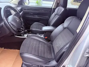 Mitsubishi Outlander ES S-AWC 2020 Silver