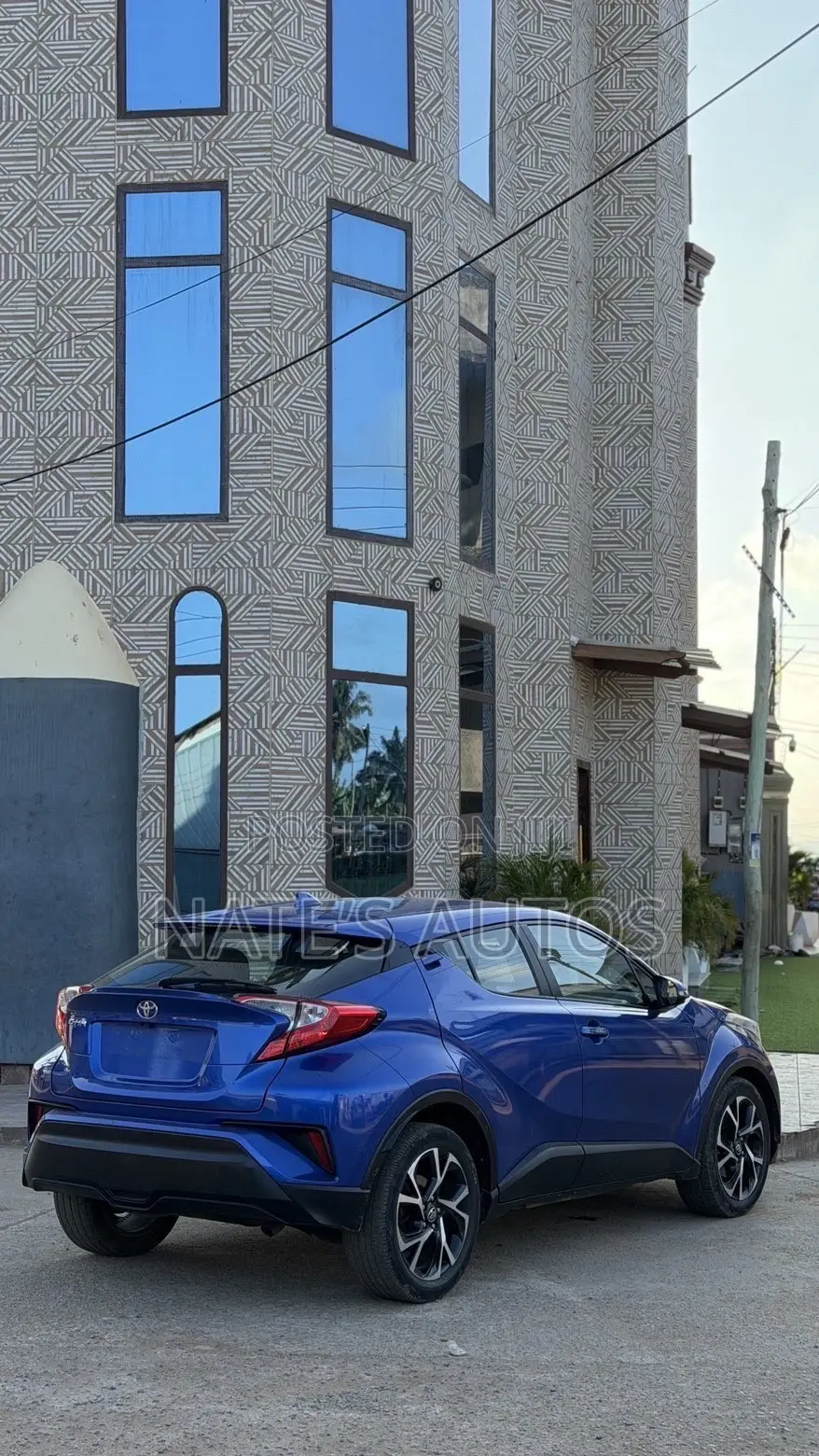 Toyota C-HR LE FWD 2019 Blue