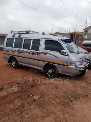 Hyundai H-100 2003 Silver