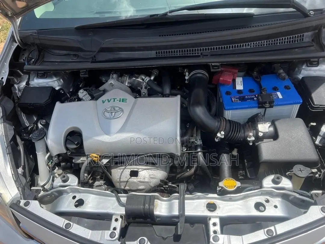 Toyota Vitz 2015 Gray