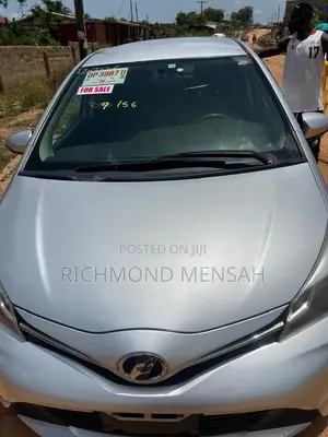 Toyota Vitz 2015 Gray