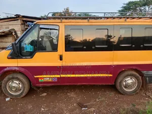Ford Transit 2008 Yellow