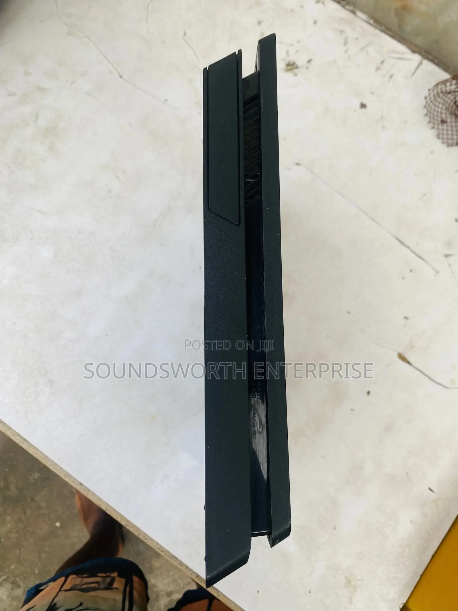 Sony Play Station 4 Slim. 1Terabit Storage