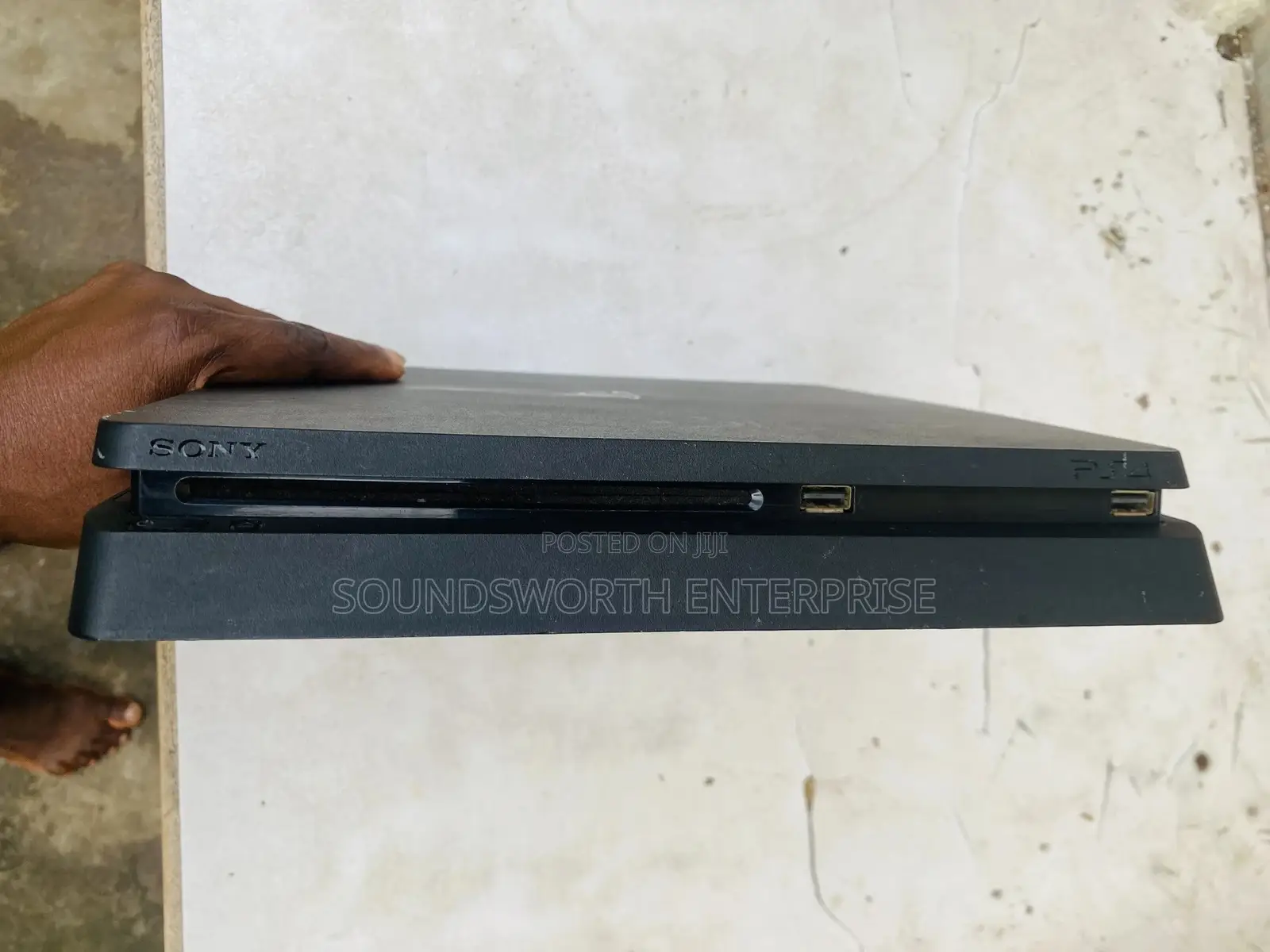 Sony Play Station 4 Slim. 1Terabit Storage