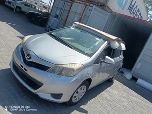 Toyota Vitz 2013 Silver