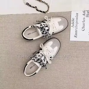 Retro Lace-Up Sneakers Shoe