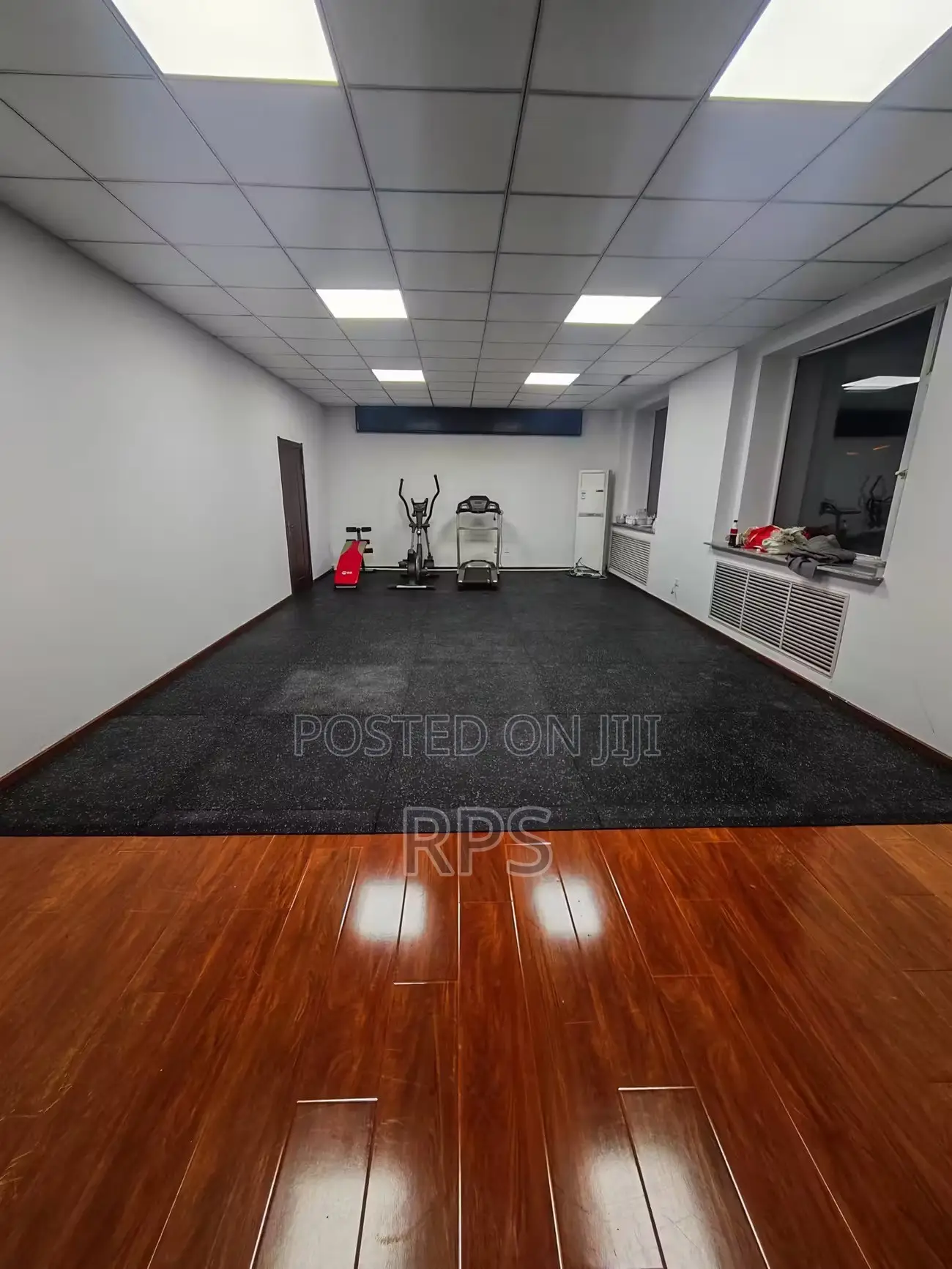 Soundproofing and Shock Absorbing Heavy Duty Gym Floor Mat - 1mx1m
