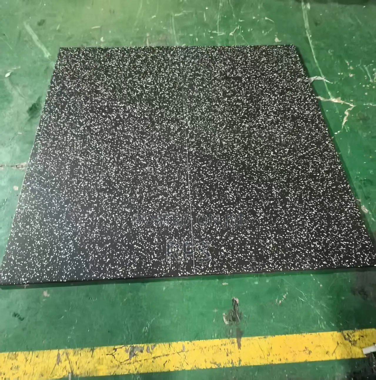 Soundproofing and Shock Absorbing Heavy Duty Gym Floor Mat - 1mx1m