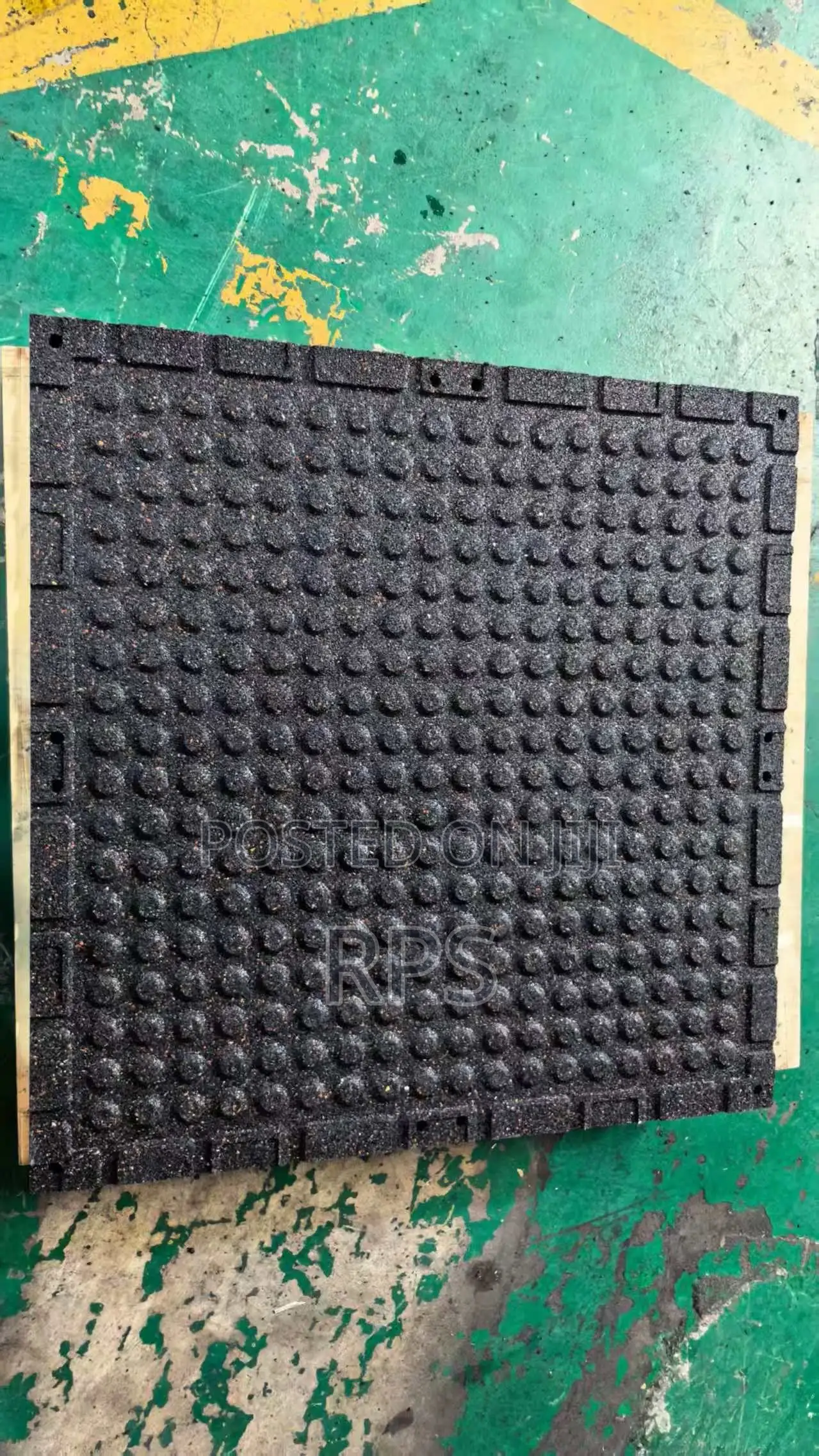 Soundproofing and Shock Absorbing Heavy Duty Gym Floor Mat - 1mx1m
