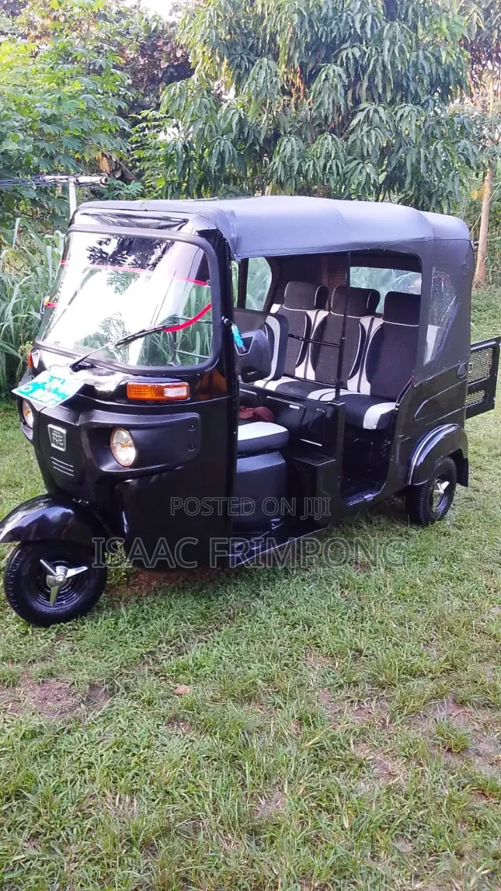 Bajaj RE 2024 Black