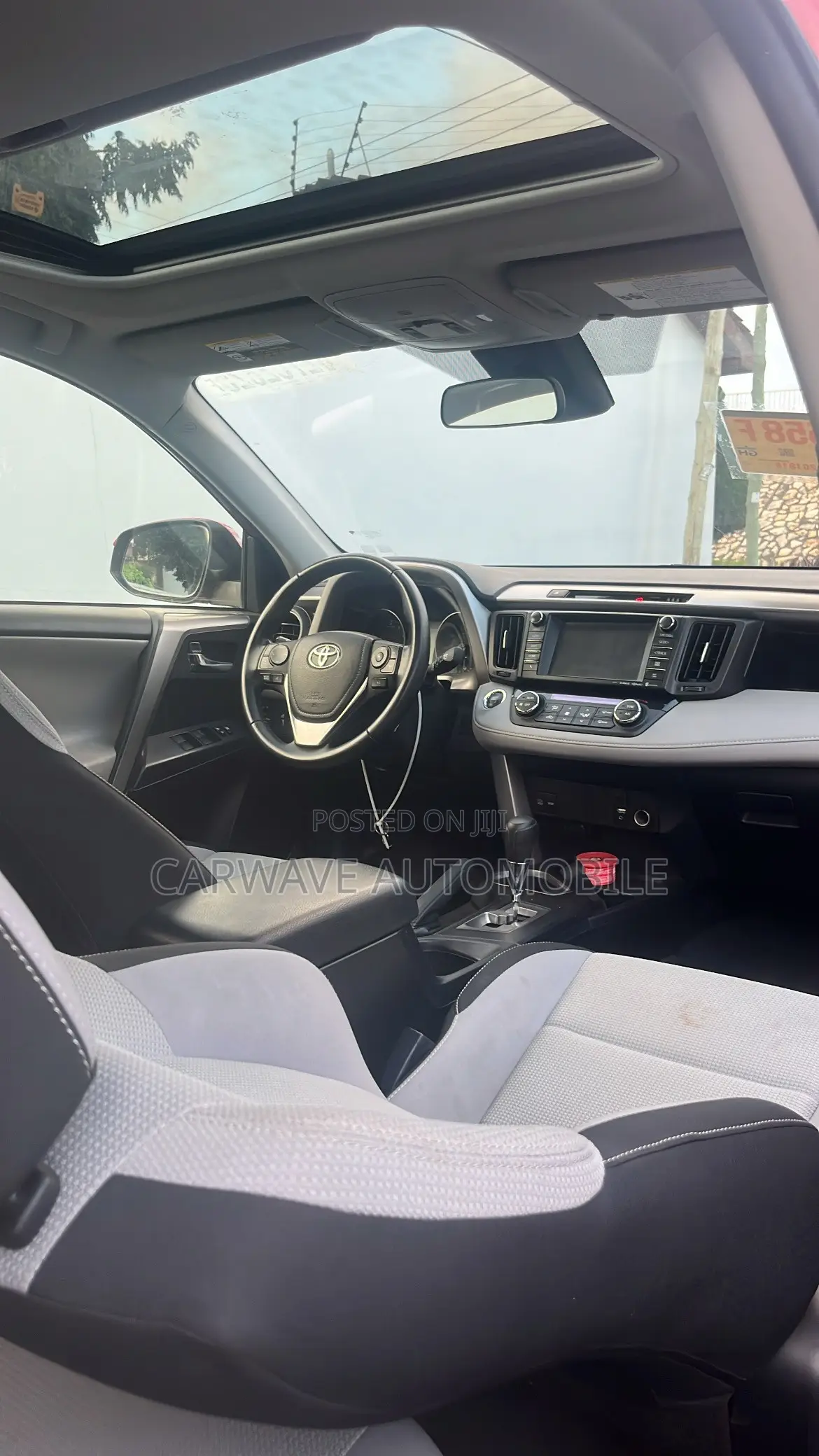 Toyota RAV4 XLE 4dr SUV AWD (2.5L 4cyl 6A) 2018 Red