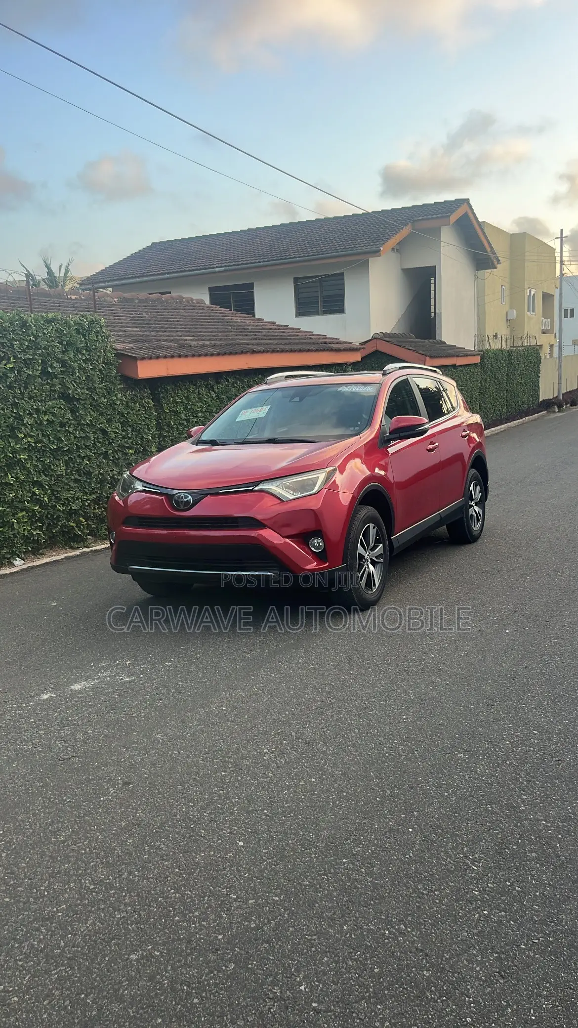 Toyota RAV4 XLE 4dr SUV AWD (2.5L 4cyl 6A) 2018 Red