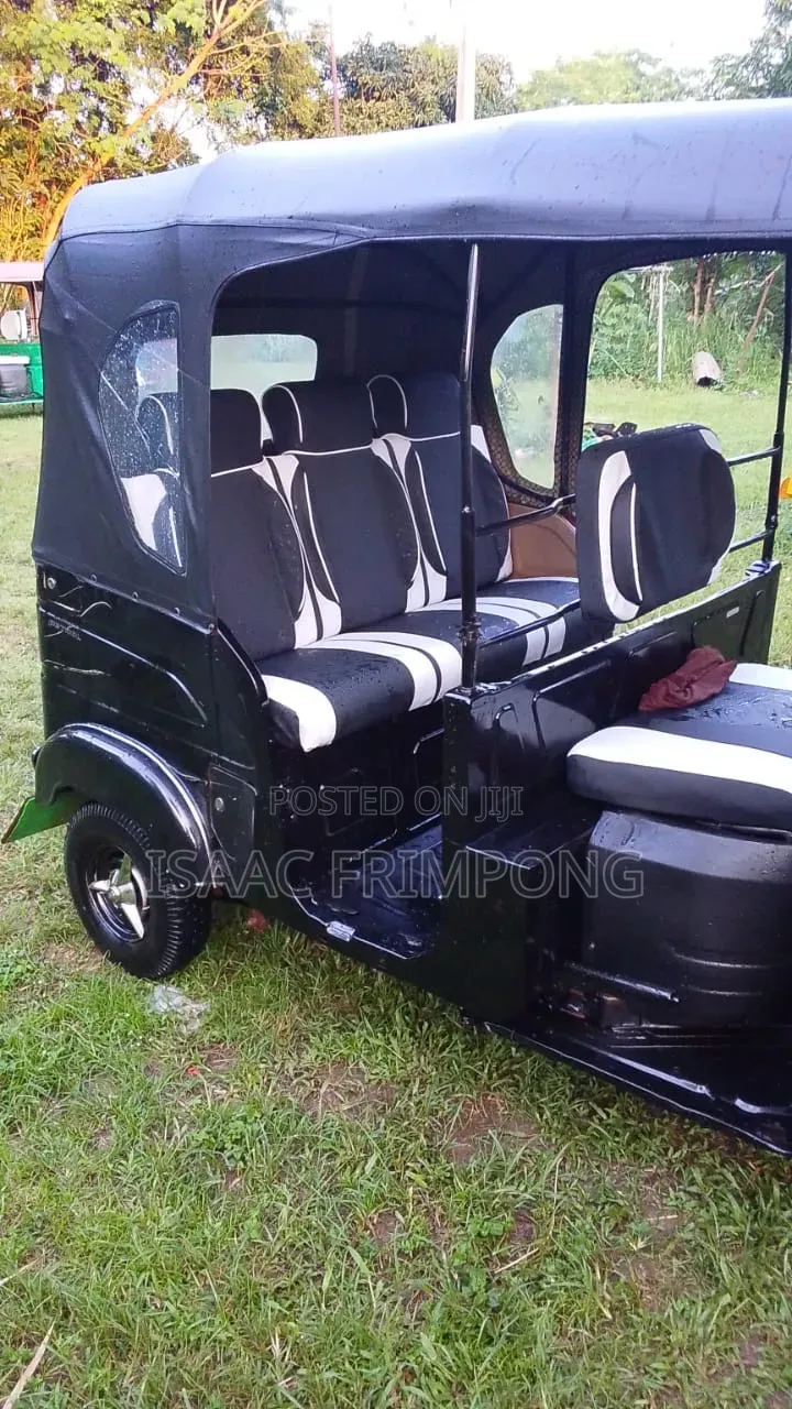 Bajaj RE 2024 Black