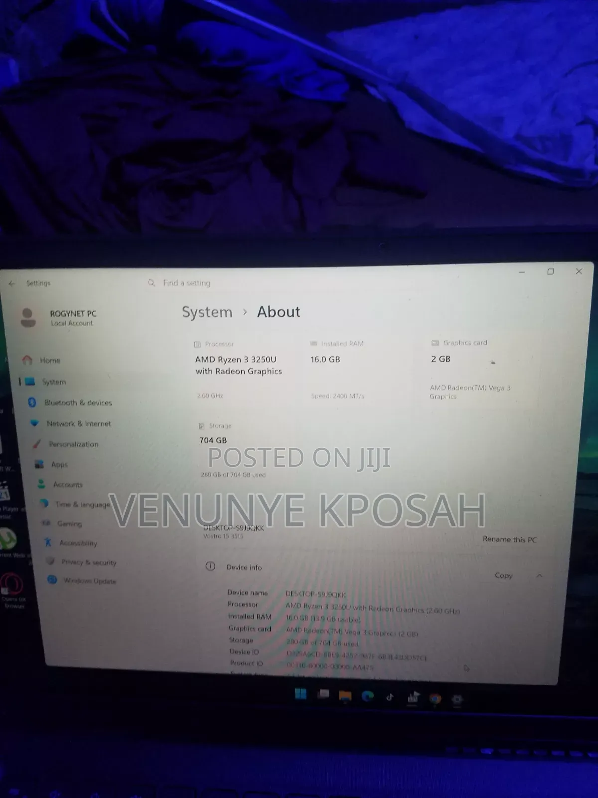 Laptop Dell Vostro 15 3515 16GB AMD Ryzen 3 HDD+SSD 700GB
