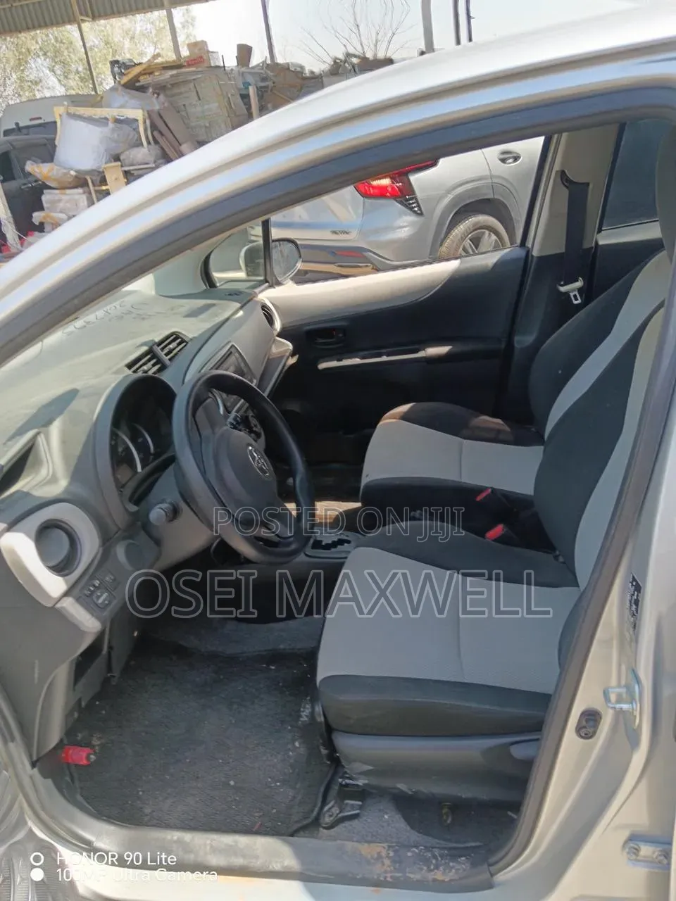 Toyota Vitz 2013 Silver