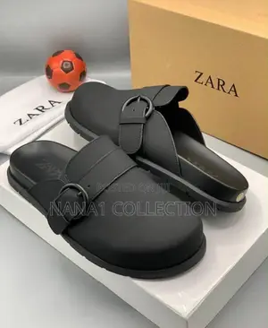 Zara Men’s Buckle Clogs