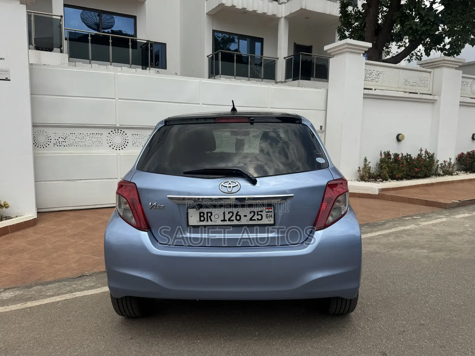 Toyota Vitz 1.3 FWD 5dr 2013 Blue