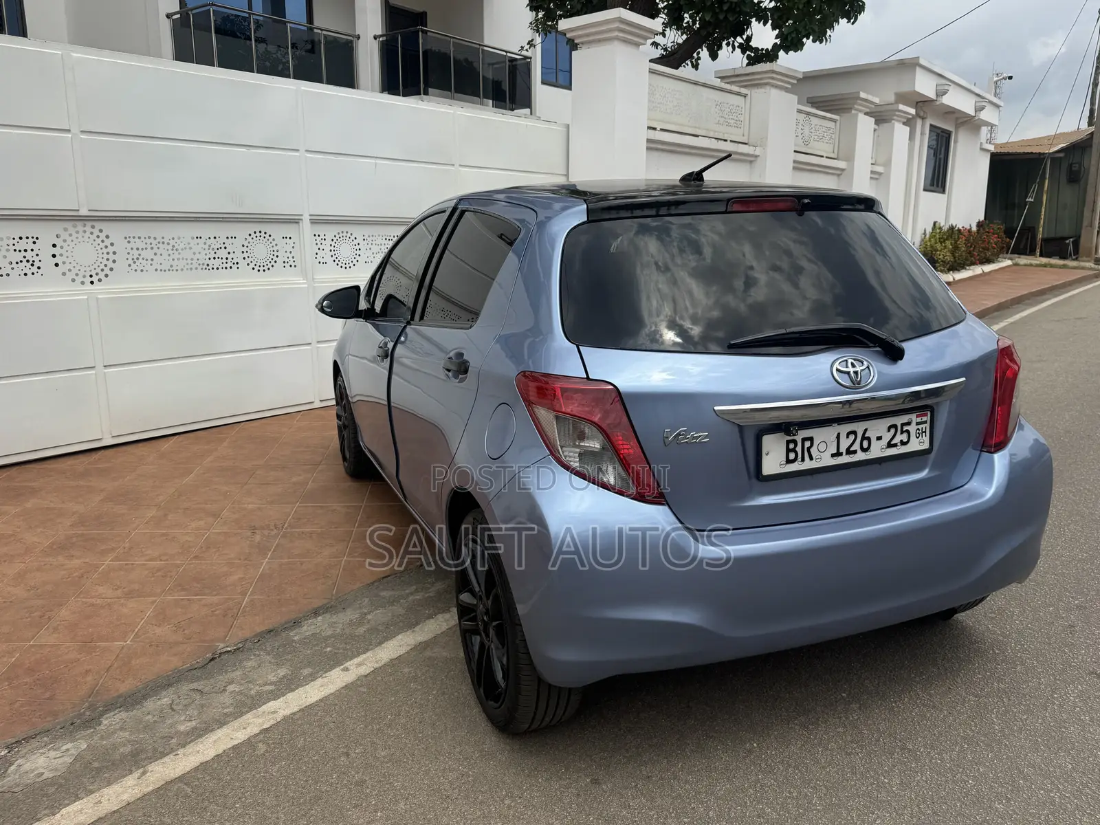 Toyota Vitz 1.3 FWD 5dr 2013 Blue