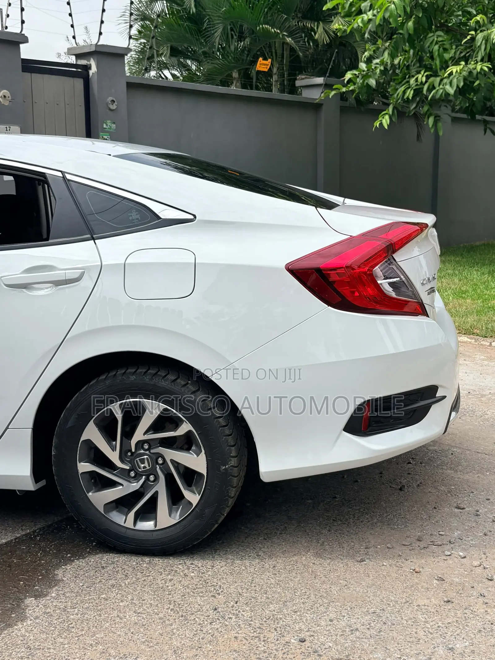 Honda Civic EX 4dr Sedan (1.5L 4cyl) 2016 Off white