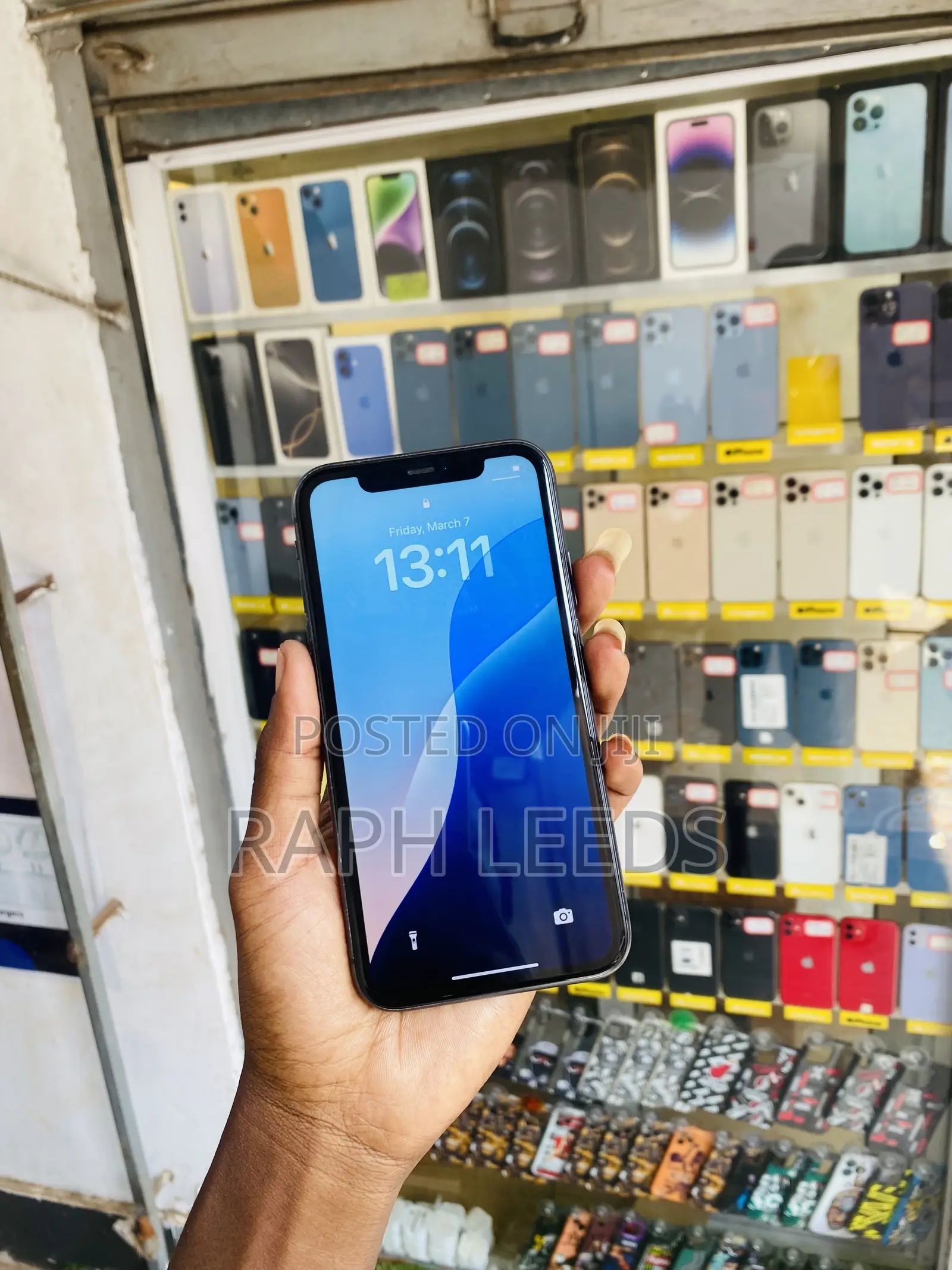 New Apple iPhone 11 64 GB Black