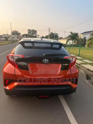 Toyota C-HR XLE FWD Sport Utility (2.0L 4cyl 2AM) 2018 Orange
