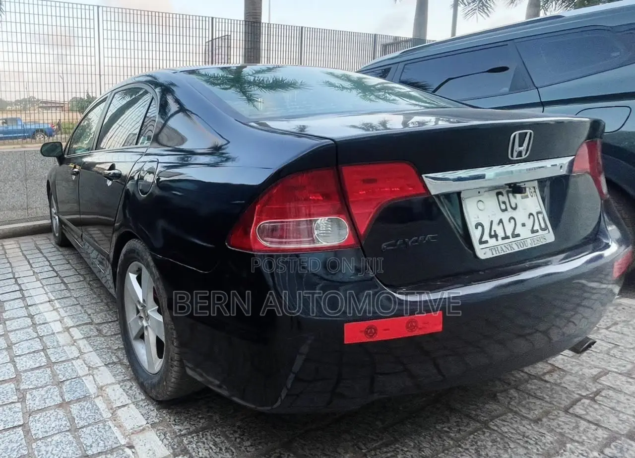Honda Civic 1.8 5 Door Automatic 2011 Black