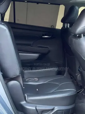 Toyota Highlander 2022 Blue