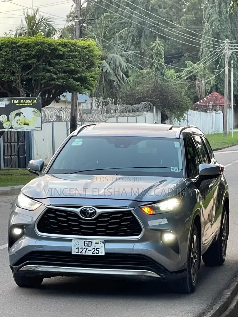 Toyota Highlander 2022 Blue