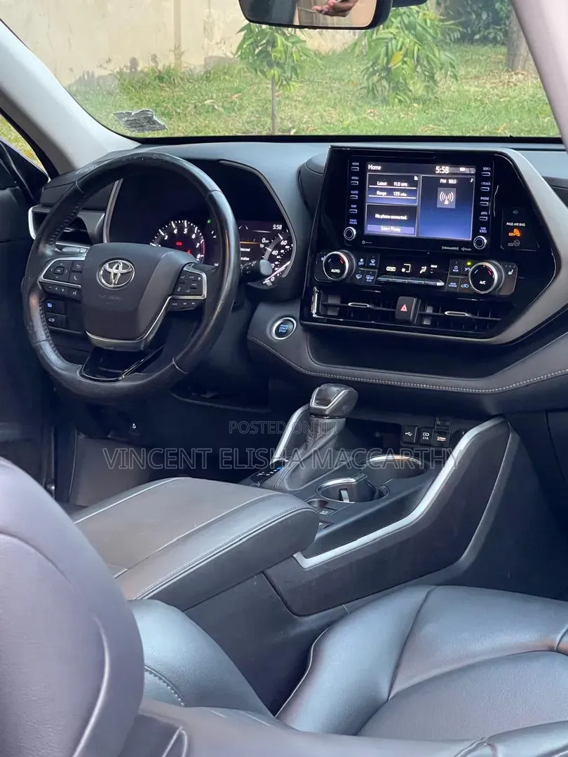 Toyota Highlander 2022 Blue