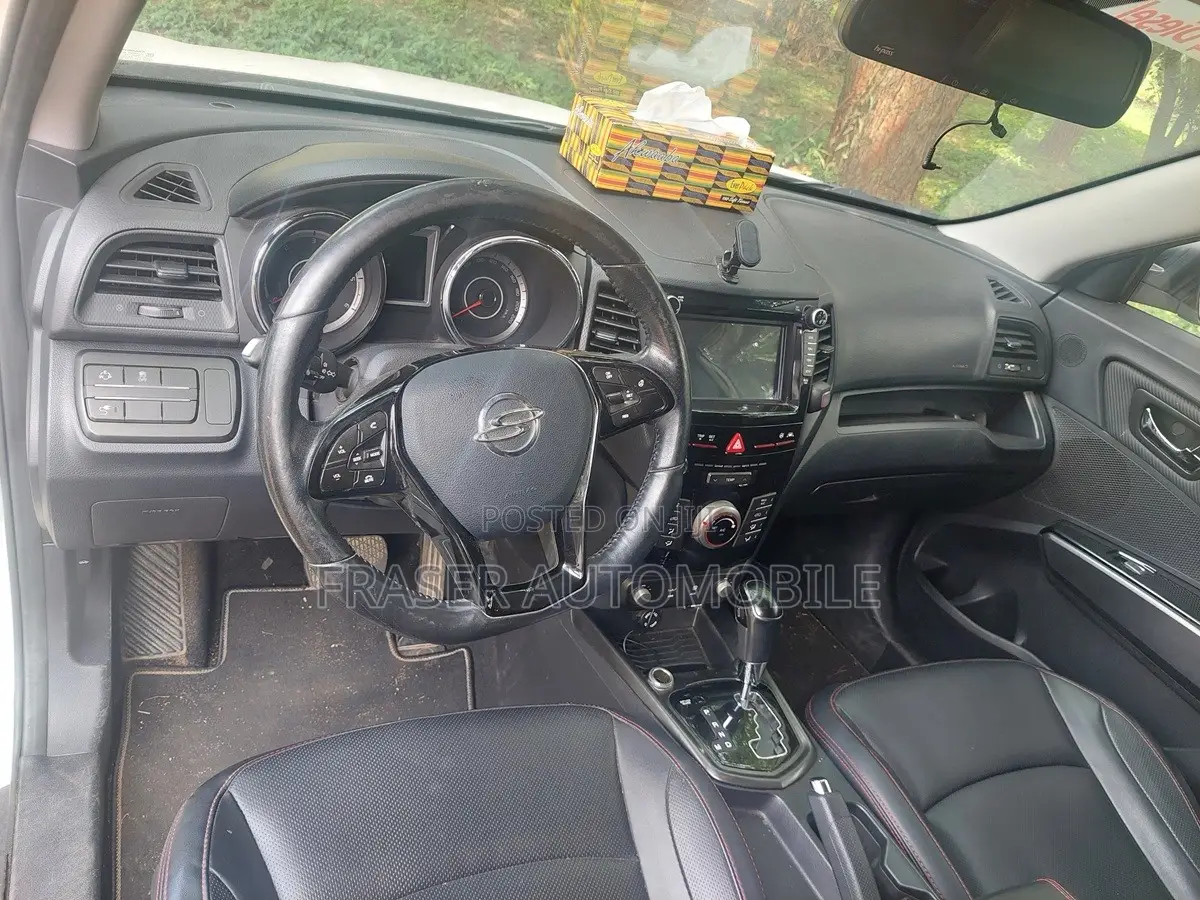 SsangYong Tivoli 2017 White