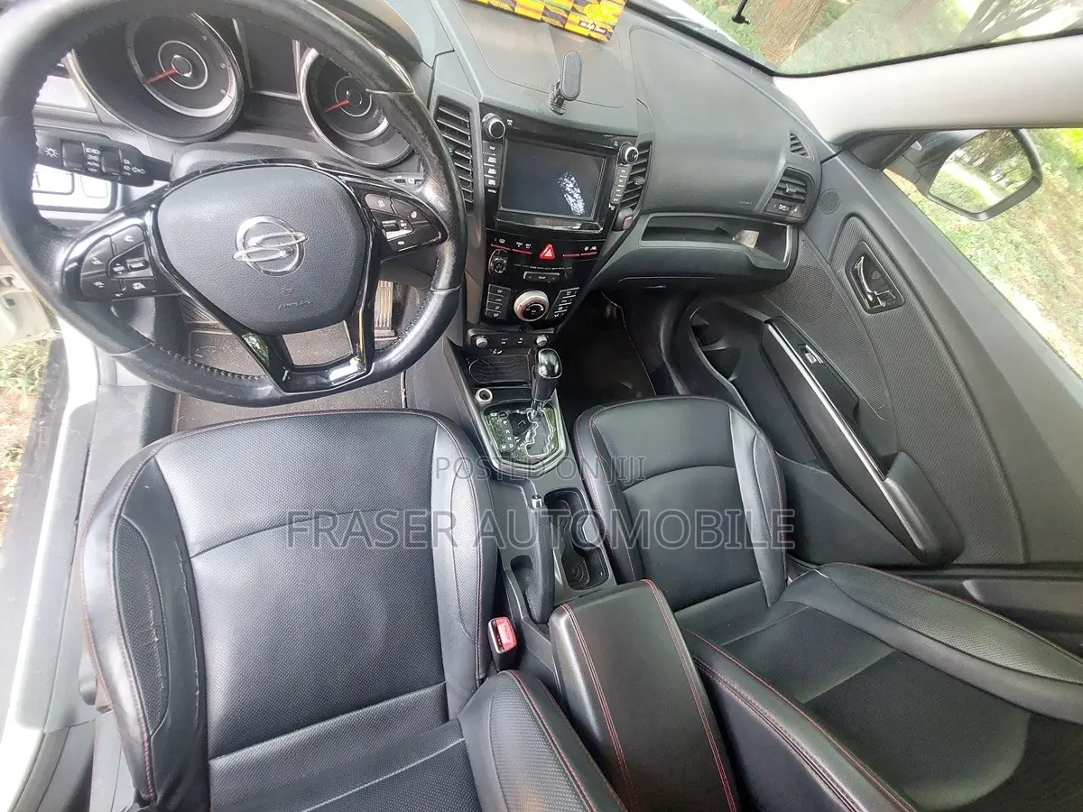 SsangYong Tivoli 2017 White