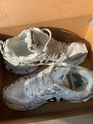 Balenciaga Runner Graffiti