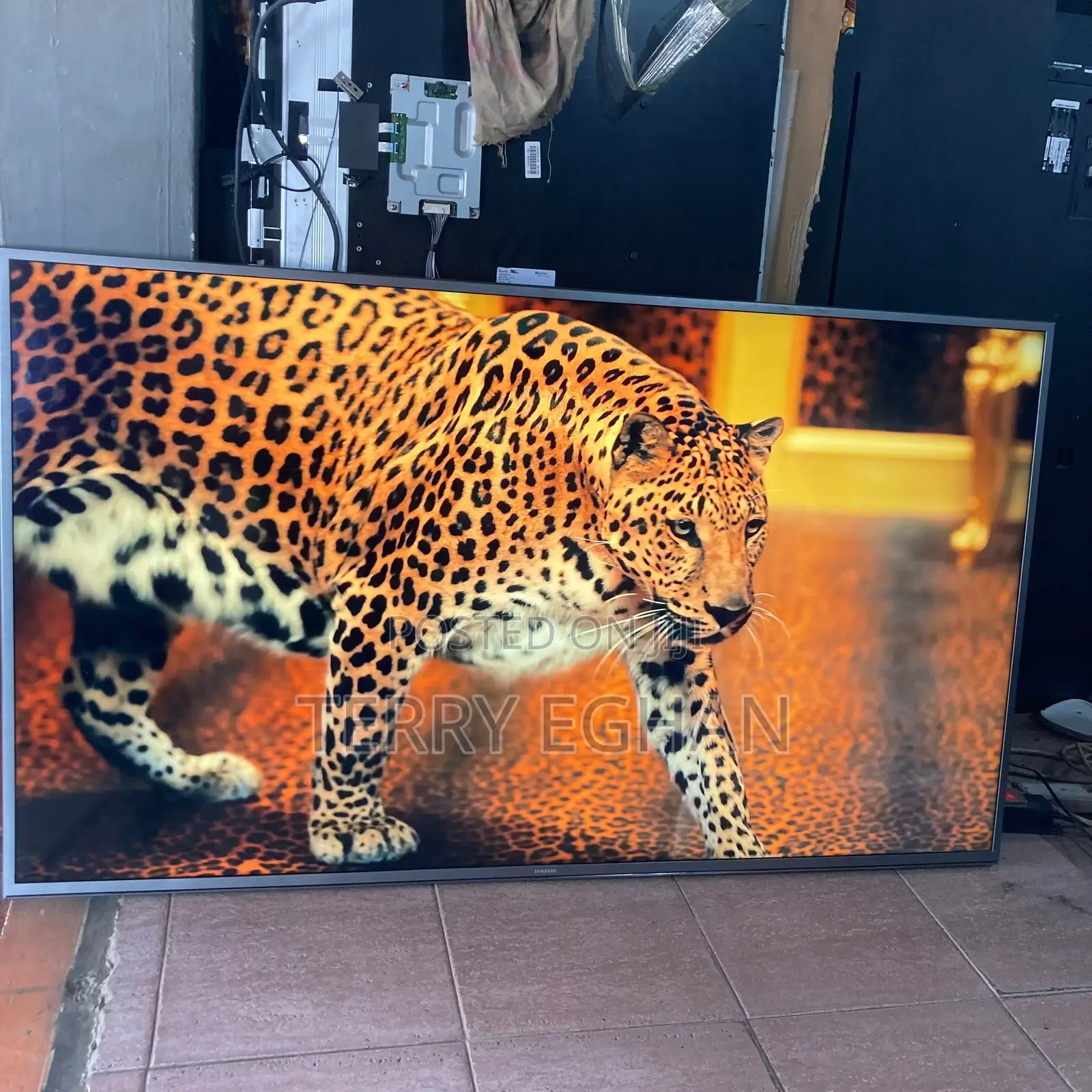 60 Inches Samsung Smart Uhd TV