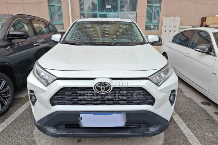 Toyota RAV4 2023 White